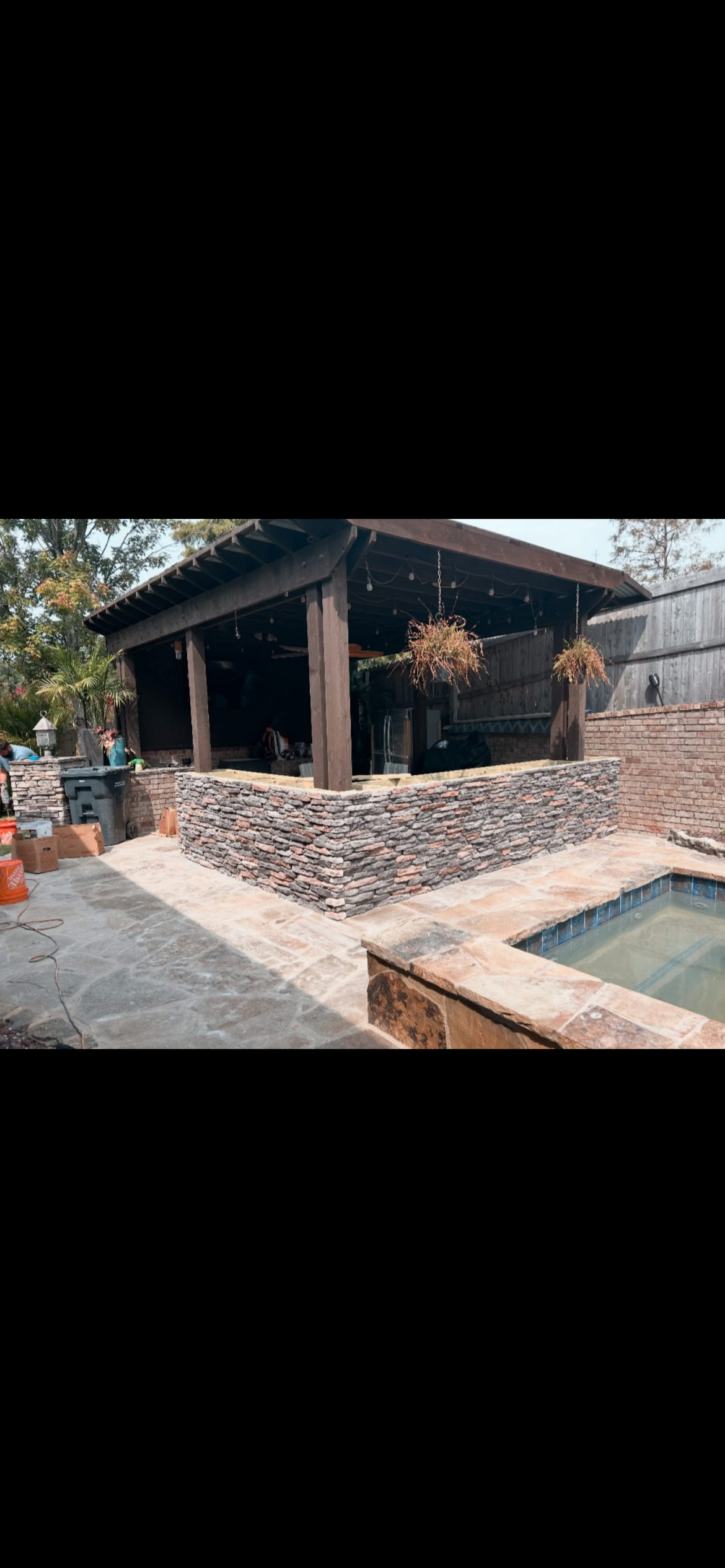Outdoor kitchen/Grill Area